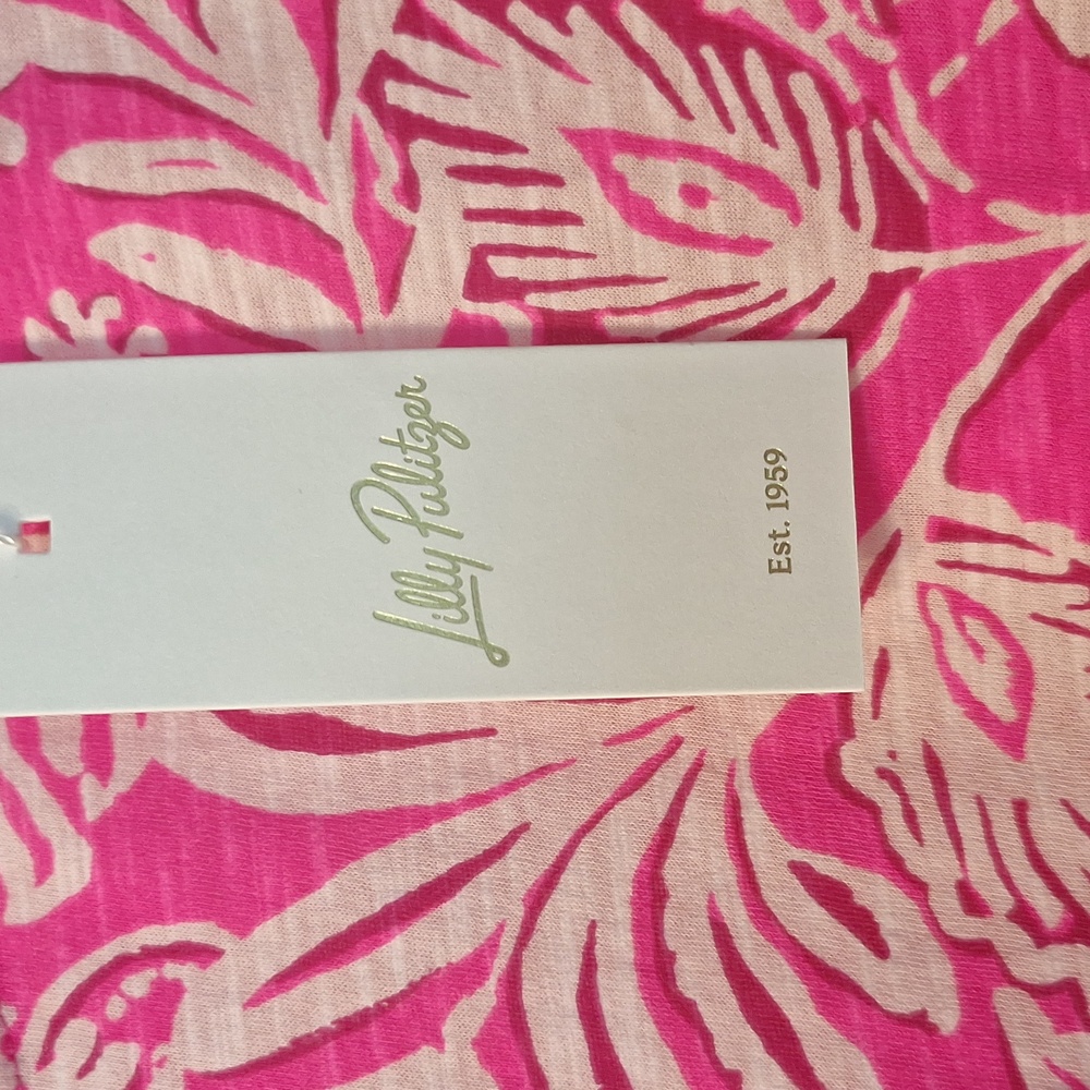 Lilly Pulitzer Pink and White Short Sleeve Top with V-Neck. Size S. NWT - Picture 2 of 5